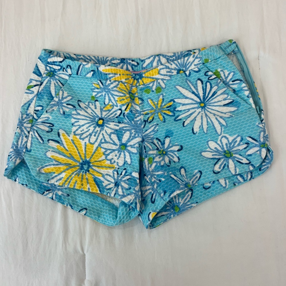 Lilly Pulitzer size 00 flower print shorts